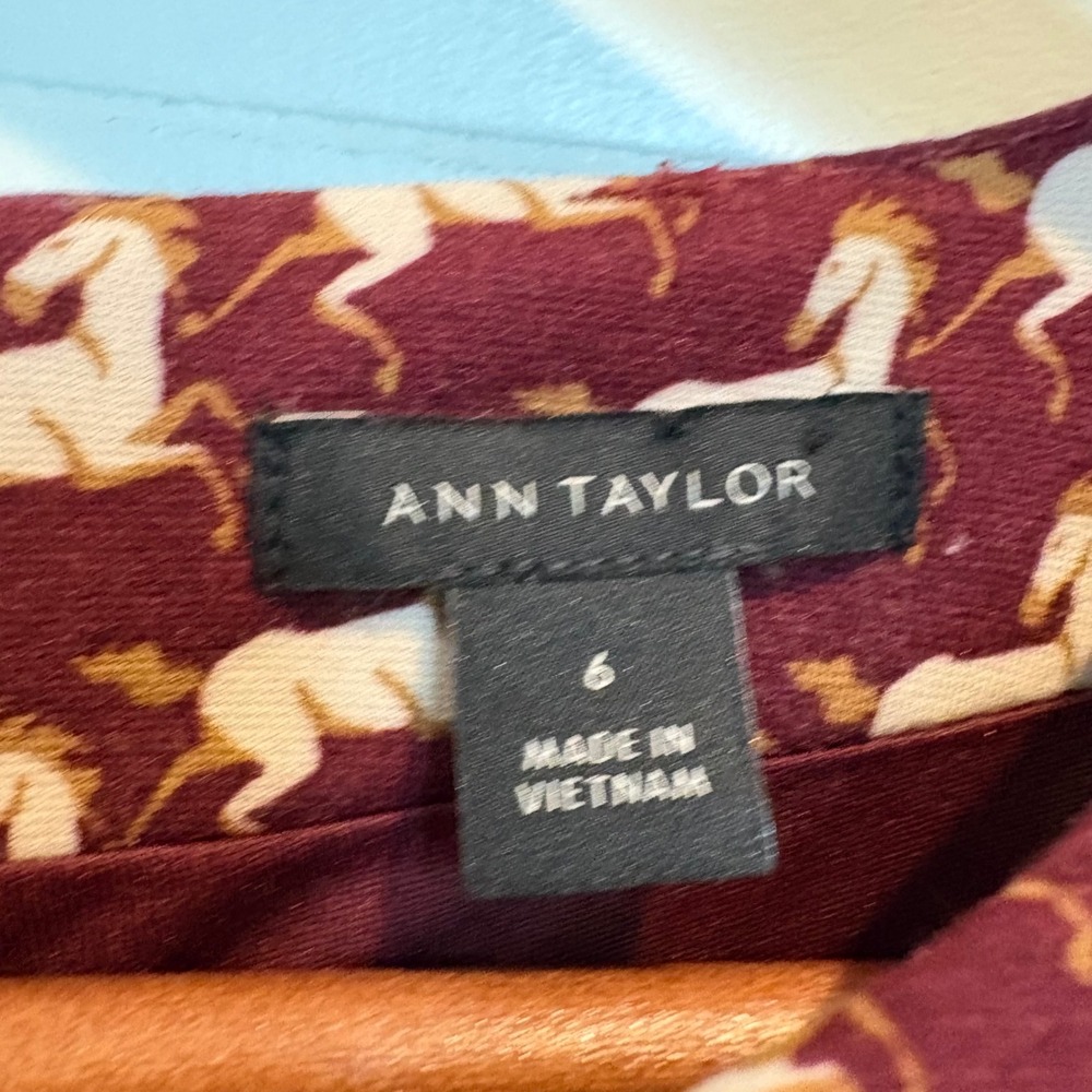 Ann Taylor Horse Print Midi Dress Womens 6 Burgundy Long Sleeve Knit Stretch - Picture 3 of 14